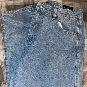 Fashion Nova - Mom Jeans Size 13